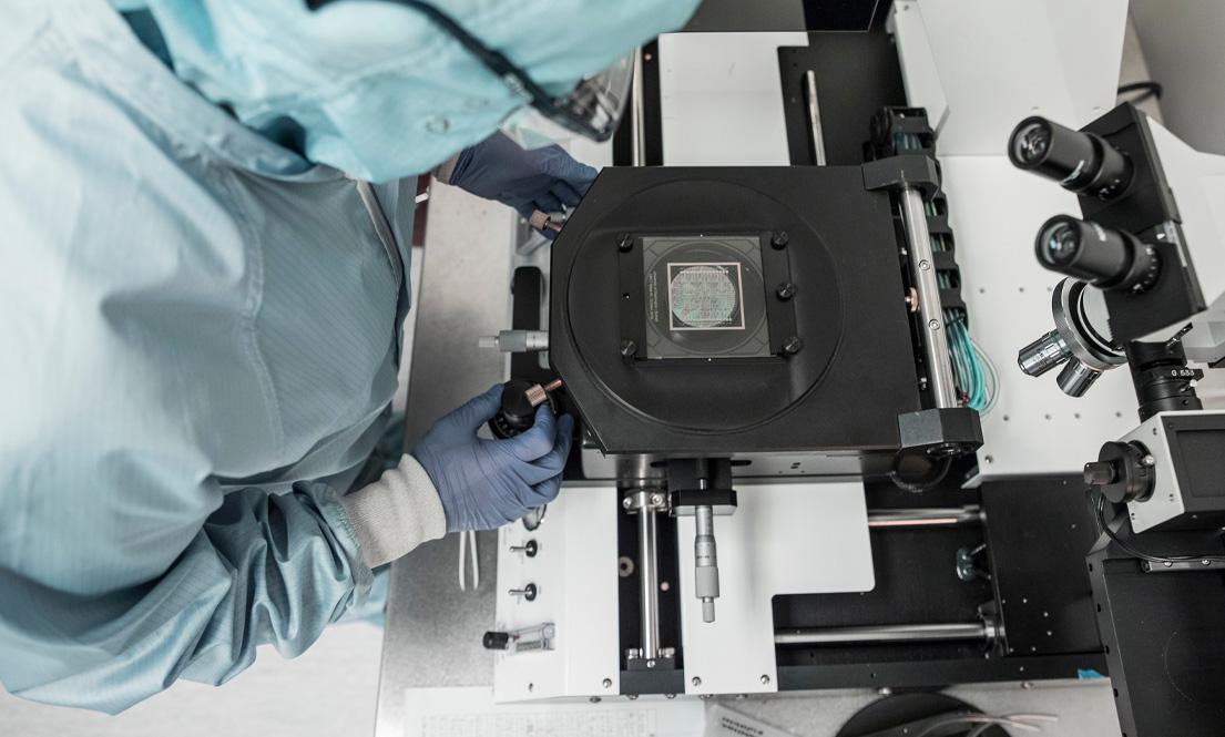 Bio-organic solar cell under microscope